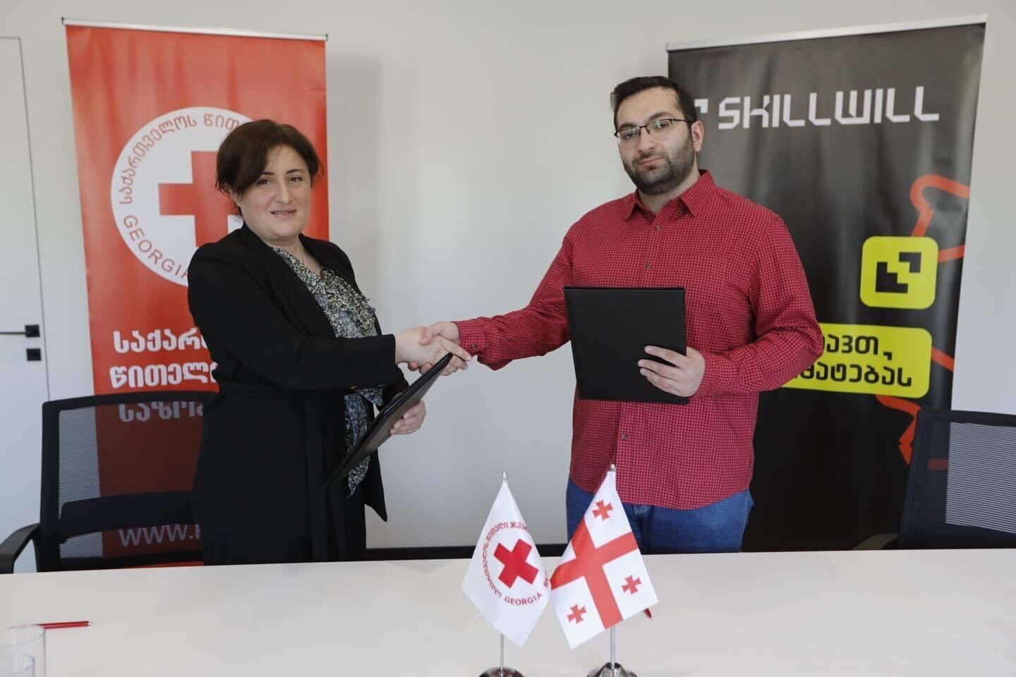 საქართველოს წითელი ჯვრის საზოგადოებას და ონლაინ აკადემია სქილვილს შორის ურთიერთთანამშრომლობის მემორანდუმი გაფორმდა